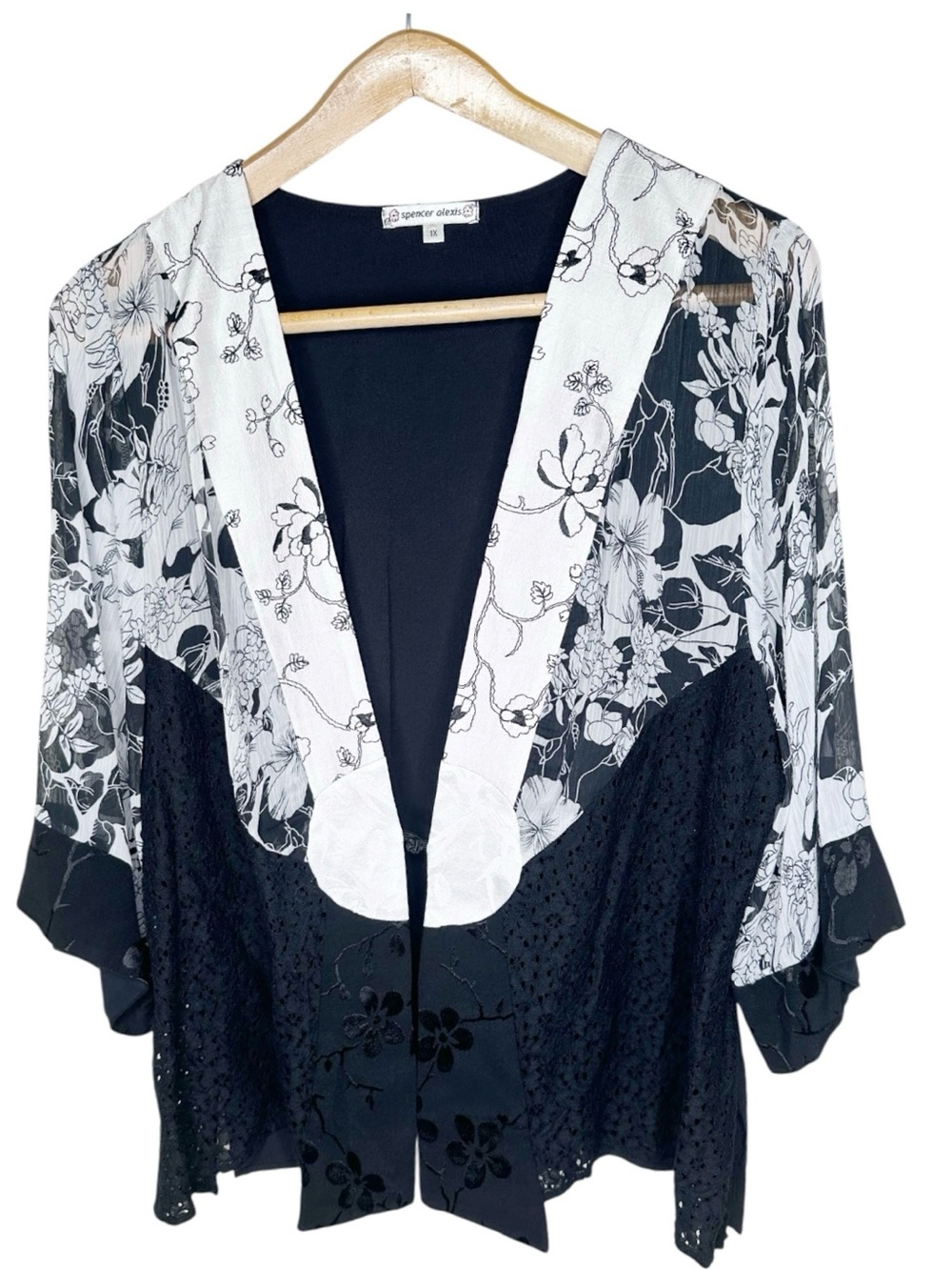 Vintage Spencer Alexis Kimono Size 1X Black White Floral Jacquard Embroidered